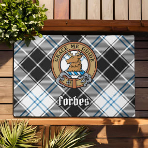 Tapete Clan Forbes Crest sobre o vestido Tartan