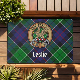 Tapete Clan Leslie Crest sobre caçar Tartan