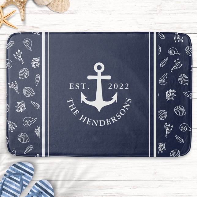 Tapete De Banheiro Âncora Azul do Marinho Branco Personalizado (Personalized Nautical Navy Blue Bath Mat with a White Anchor )