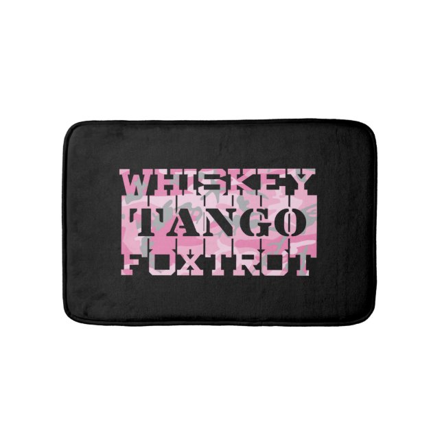 Tapete De Banheiro Armário Whiskey Tango Foxtrot Pink Camo (frente)