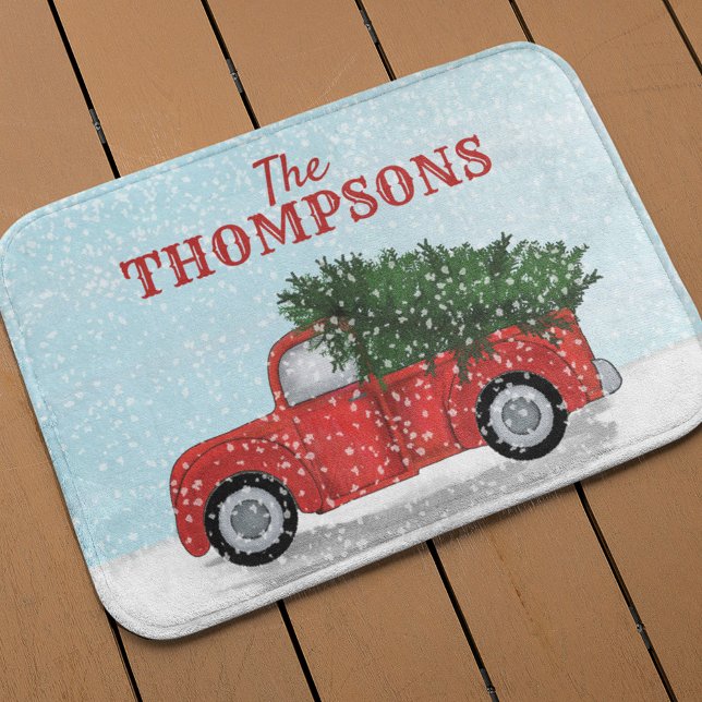 Tapete De Banheiro Árvore de Natal de Caminhão Vermelho Personalizada (Christmas classic holiday red truck custom bath mat)