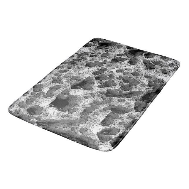 Tapete De Banheiro Coral com cor preta e branca (Angulado)