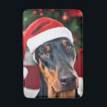 Tapete De Banheiro Doberman Christmas<br><div class="desc">Doberman bonito vestindo um chapéu de Papai Noel.</div>