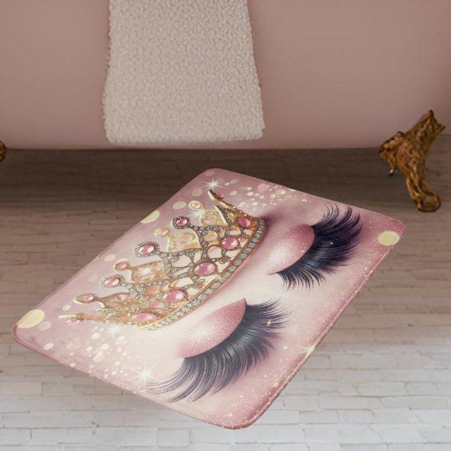 Tapete De Banheiro Elegante, Rosa e Dourado, Eyelashes da Coroa (Step into royalty with this glam pink & gold crown lashes bath mat—pure diva energy !)