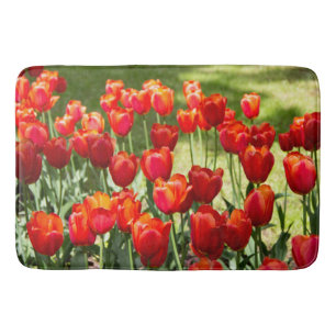 Tapete De Banheiro Grande campo de tulipas vermelhas