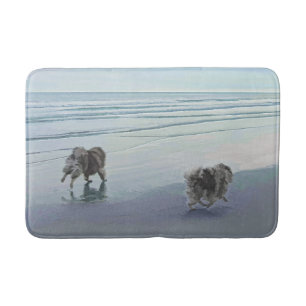 Tapete De Banheiro Keeshonds na Arte de Cão de Pintura em Seashore