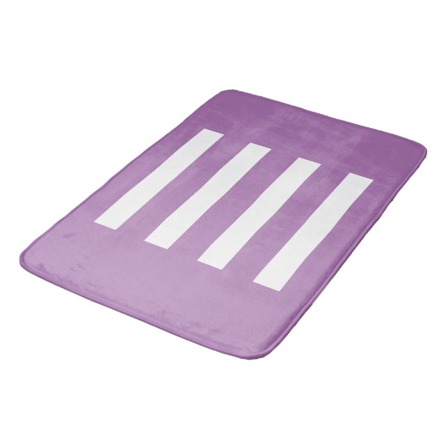 Tapete De Banheiro Listras no meio. Lavanda e branco. (Angulado)