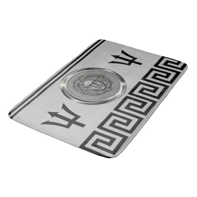 Tapete De Banheiro Medusa Prata, Greek Key, Tridente Cinza (Angulado)