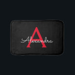 Tapete De Banheiro Nome do Monograma da Rapariga do Script Preto Verm<br><div class="desc">Bath Mats do Nome do Monograma Simples Preto e Vermelho. Isso faz da formatura perfeita,  aniversário,  casamento,  duche de noiva,  aniversário,  duche de bebê ou festa de solteira para alguém que ama luxo de vidro e estilos quicos.</div>