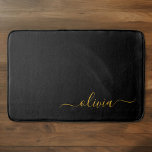 Tapete De Banheiro Nome do Monograma Rapariga de Script Moderno Doura<br><div class="desc">Bath Mats do Nome do Monograma Simples Preto e Ouro. Isso faz da formatura perfeita,  aniversário,  casamento,  duche de noiva,  aniversário,  duche de bebê ou festa de solteira para alguém que ama luxo de vidro e estilos quicos.</div>