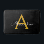 Tapete De Banheiro Nome do Monograma Rapariga de Script Moderno Doura<br><div class="desc">Bath Mats do Nome do Monograma Simples Preto e Ouro. Isso faz da formatura perfeita,  aniversário,  casamento,  duche de noiva,  aniversário,  duche de bebê ou festa de solteira para alguém que ama luxo de vidro e estilos quicos.</div>