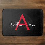 Tapete De Banheiro Nome Monograma Feminino Roteiro Preto Vermelho<br><div class="desc">Tapetes de Banho Nome Monograma Roteiro Simples Preto e Vermelho. Isso torna o presente perfeito de formatura,  aniversário,  casamento,  chá de noiva,  aniversário de casamento,  chá de bebê ou festa de despedida de solteira para alguém que ama luxo glamoroso e estilos chiques.</div>