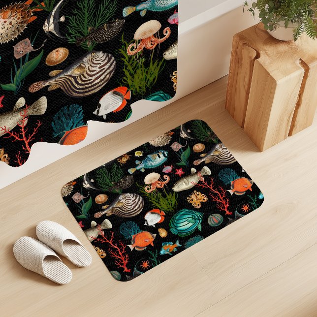 Tapete De Banheiro Oceania Colorful Fishes on Black Background (Criador carregado)