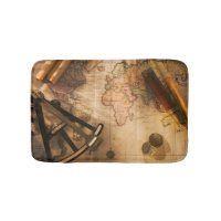 Octant, compasso e telescópio no mapa náutico