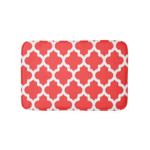 Tapete De Banheiro Padrão de Quatrefoil de Ikat Branco e Coral