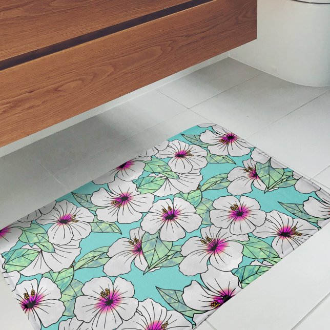 Tapete De Banheiro Padrão Floral Tropical de Hibiscus Rosa e Branco (Hibiscus Pattern Bath Mat)