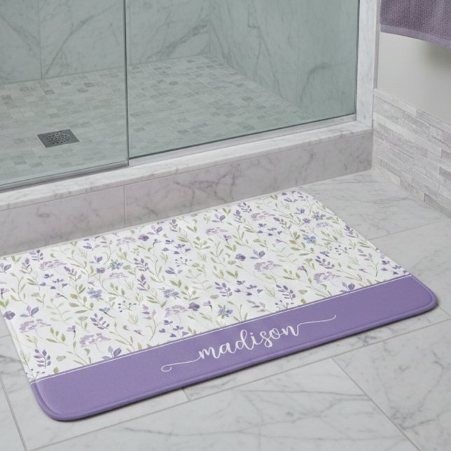 Tapete De Banheiro Personalized Purple Wildflower Monogram (personalized purple floral pattern wildflower bathmat with custom monogram name)