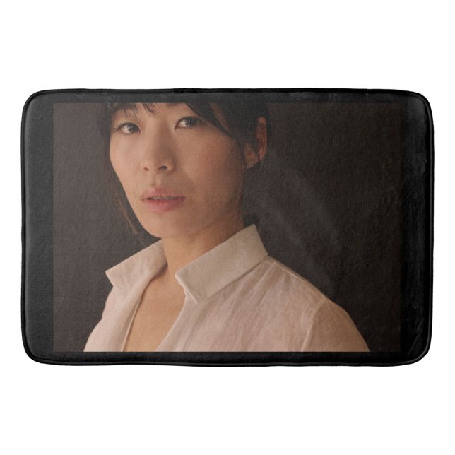 Tapete De Banheiro Retrato de uma Jovem Senhora (Frente)