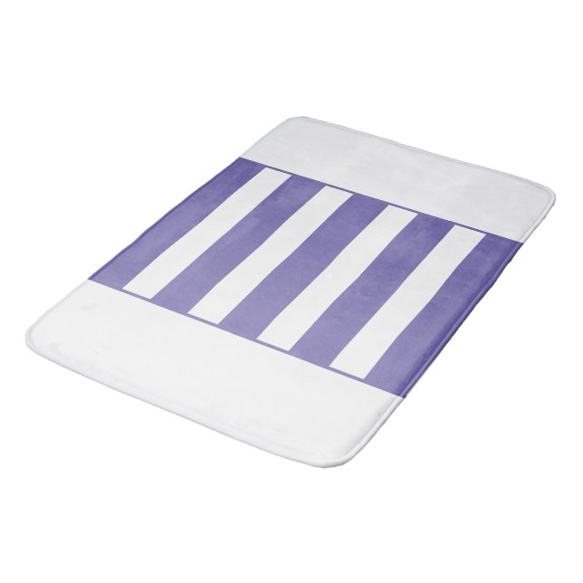 Tapete De Banheiro Stripes no meio. Perugueiro e branco. (Angulado)