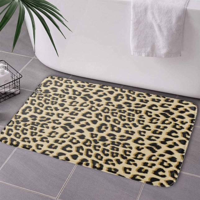 Tapete De Banheiro Tan Leopard Print (Tan Leopard Print Bath Mat by Looly Elzayat
)