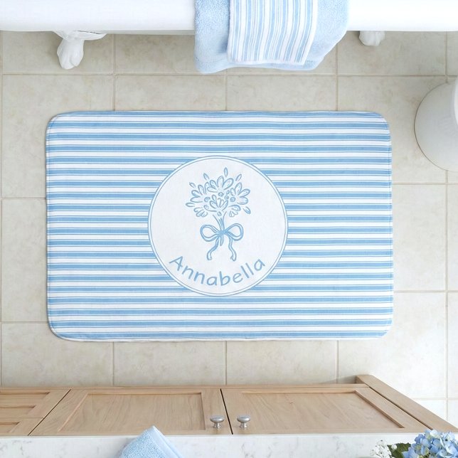 Tapete De Banheiro Whimsical Blue White Stripe Preppy Monogram (Criador carregado)