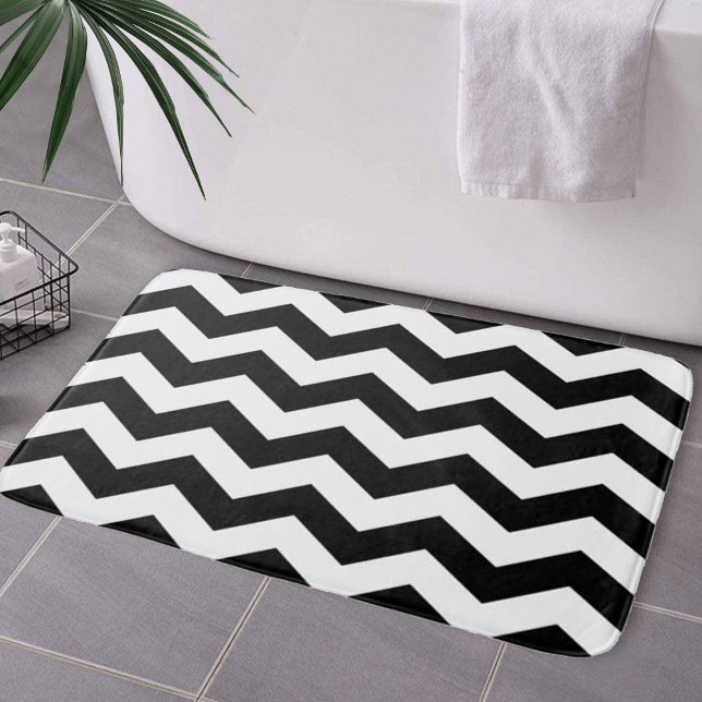 Tapete De Banheiro Zigzag Chevron Preto E Branco (Zigzag Chevron Black And White Bath Mat by Looly Elzayat
)