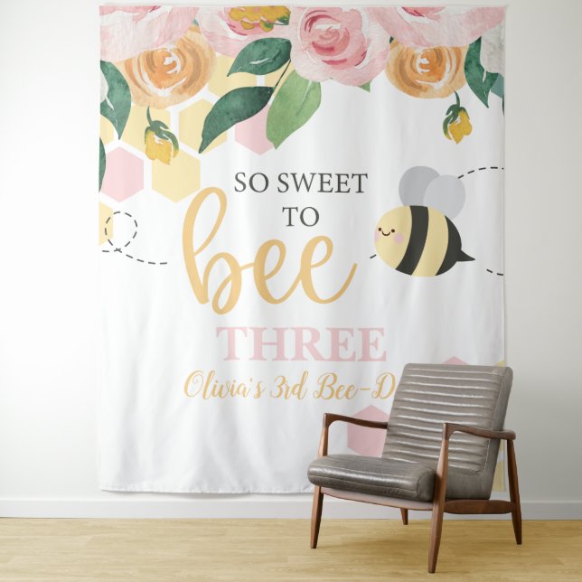 Tapete De Parede Bee Day Bumblebee Bumblebee Banners florais rosa (In Situ)