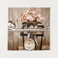 Bicicleta velha e flores borram no processo de fun