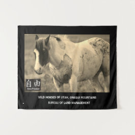 TAPETE DE PAREDE CAVALOS SELVAGENS DE TAPEDA DE UTAH, ONAQUI MONTAN