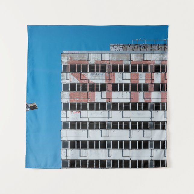 TAPETE DE PAREDE CINZAS E LUZ POSTE PRETA (Frente)