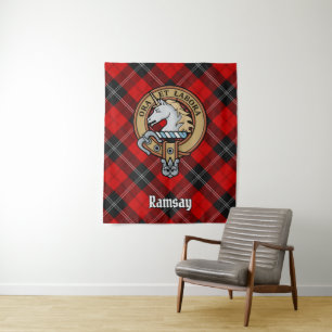 Tapete De Parede Clan Ramsay Crest sobre o Red Tartan