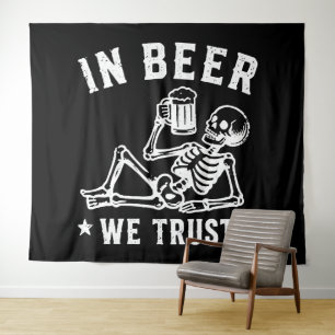 Tapete De Parede Em cerveja nós confiamos esqueleto relaxando Beer