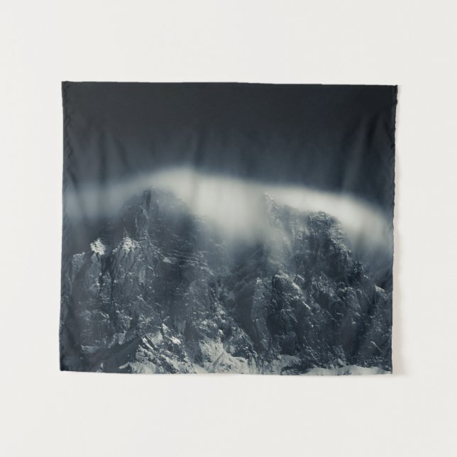 Tapete De Parede Escuridão e nuvens brancas sobre as montanhas (Frente (Horizontal))