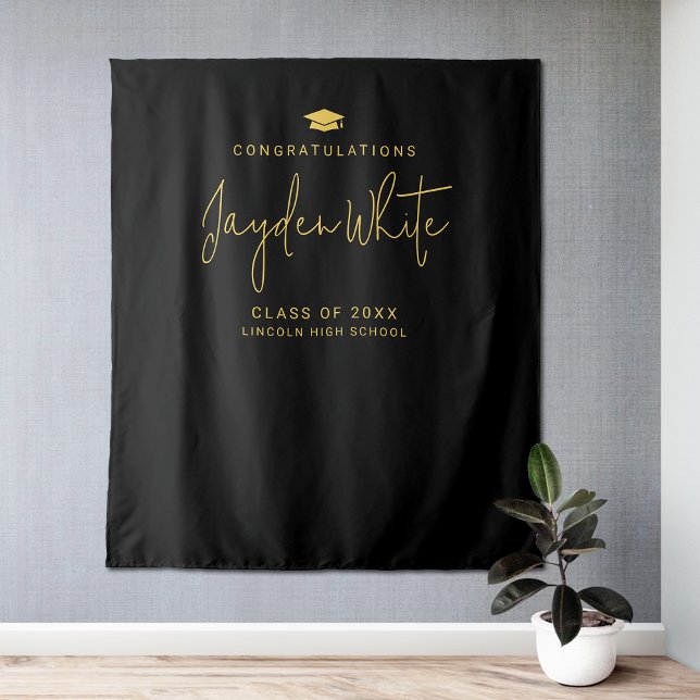 Tapete De Parede Formando de Nome Simples de Script Preto e Dourado (Black & Gold Simple Modern Script Name Grad Party Tapestry)