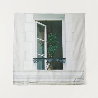 TAPETE DE PAREDE GREEN PLANT ON WHITE WINDOW