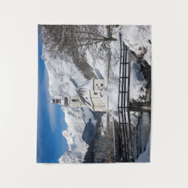 Tapete De Parede Igreja na neve com montanhas alpes