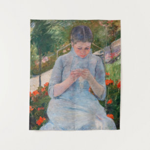 Tapete De Parede Mary Cassatt - Menina costurando em um Jardim
