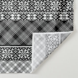 Tapete De Parede Matilha em tiras, de preto e branco, com rendas