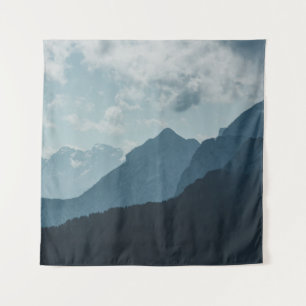 TAPETE DE PAREDE MONTANTES SOB O CÉU BRANCO