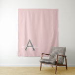 Tapete De Parede Nome do Monograma da Rapariga da Cinza Rosa Escamo<br><div class="desc">Cor-de-rosa e Cinza Simples Nome do Monograma de Script e Tapeçaria. Isto faz o doce e perfeito aniversário de 16 anos,  casamento,  chá de panela,  aniversário,  chá de fraldas ou festa de solteira presente para alguém que ama luxo de luxo e estilos quíticos.</div>