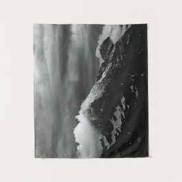 Tapete De Parede Nuvens brancas sobre as montanhas escuras