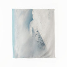 Nuvens que se desfazem sobre as montanhas da flore