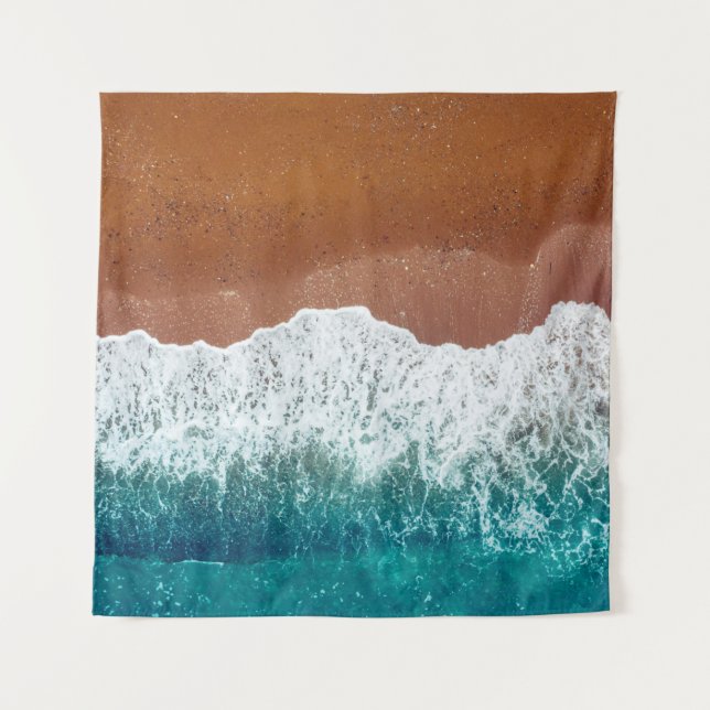 Tapete De Parede Onda oceânica numa praia arenosa, vista de fundo  (Frente)