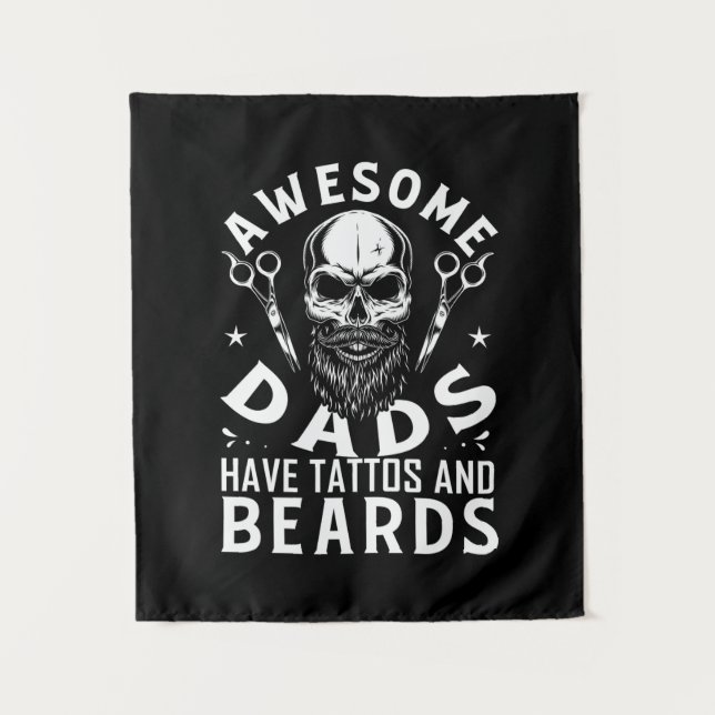 Tapete De Parede Pais Incríveis Têm Tatuagens E Barbas (Frente)