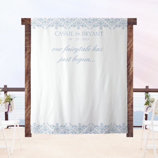 Tapete De Parede Panorama de Casamento do Conto Azul e Branco Elega (elegant blue and white wedding tapestry backdrop with personalized saying bride groom names and date)