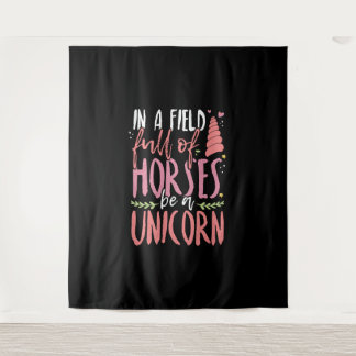 Tapete De Parede Pão Unicórnio Num Campo de Cavalos Ser Unicórnio