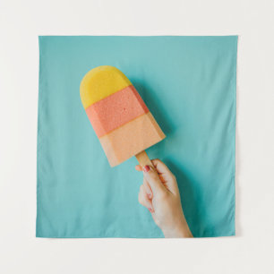 Tapete De Parede Pessoa que segura picolé amarelo e rosa