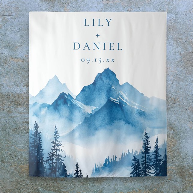 Tapete De Parede Plano de Fundo do Booth para Montanhas Azuis (Chic Script Photo Dusty Blue Wedding Evening Party Invitation)