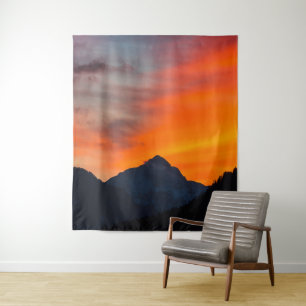 Tapete De Parede Pôr do sol vibrante deslumbrante atrás da montanha