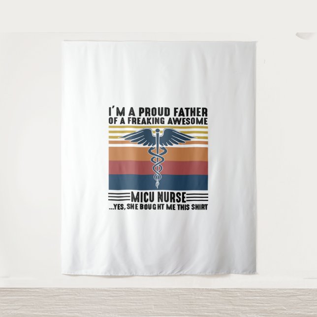 Tapete De Parede Sou Um Pai Orgulhoso De Um Micu Adorável. (Frente)